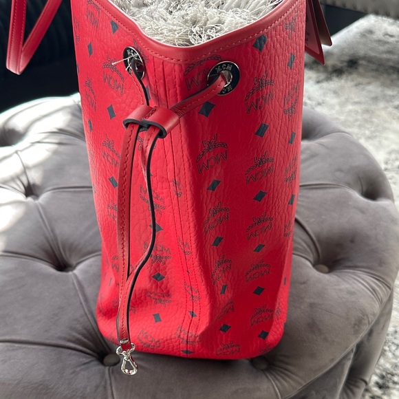 MCM Red and Black Women's Tote Bag - Picture 4 of 9